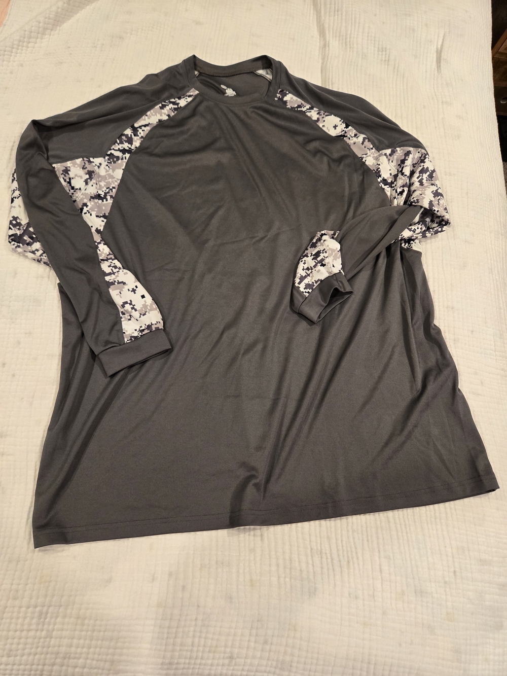 Badger Gray Long-Sleeve Performance Top with White/Gray Camouflage Panels